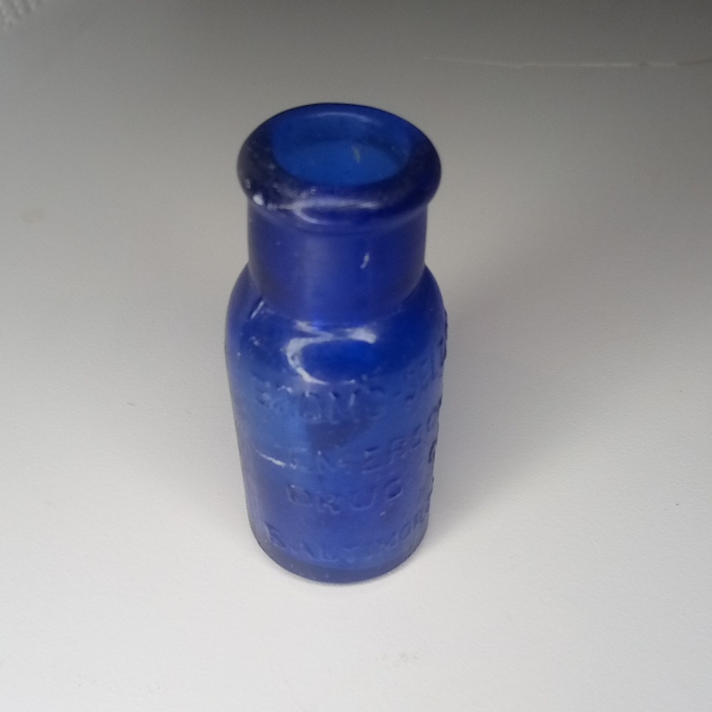 Antique Bromo-selizer Emerson Drug Co., cobalt blue